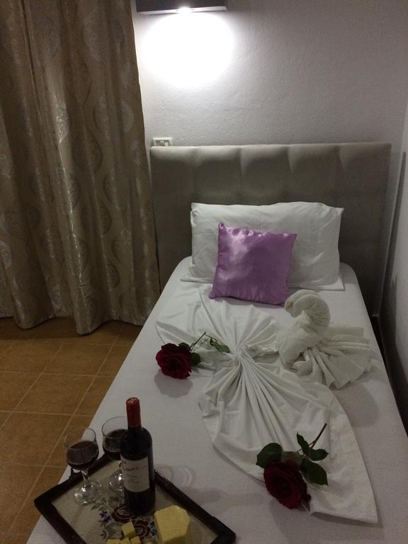 Hotel Soan Саранда Экстерьер фото